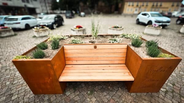 Hochbeet mit Sitzbank Giardino Gesamtansicht 1
